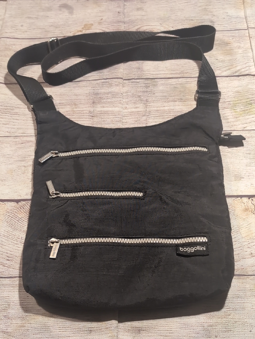 Baggalini Three Pocket Front Black Nylon Crossbody Hipster Travel Bag